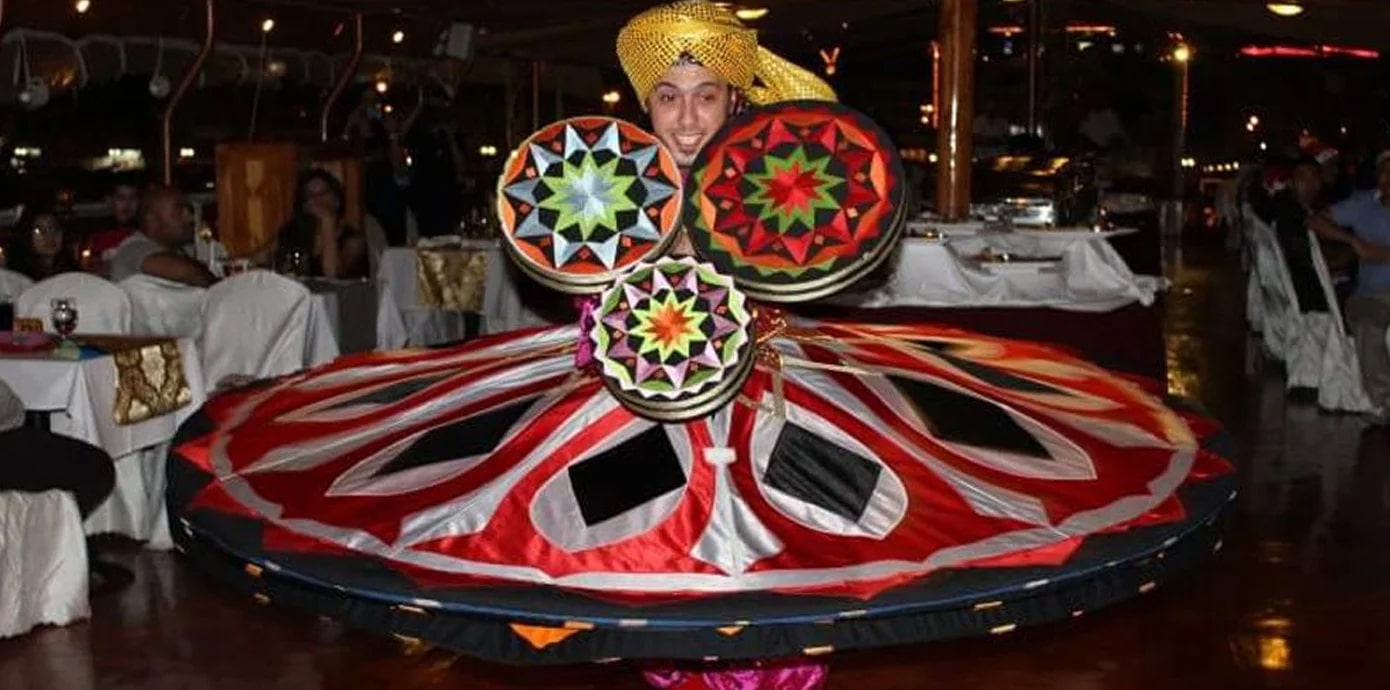 Tanoura-dance-at-Marina