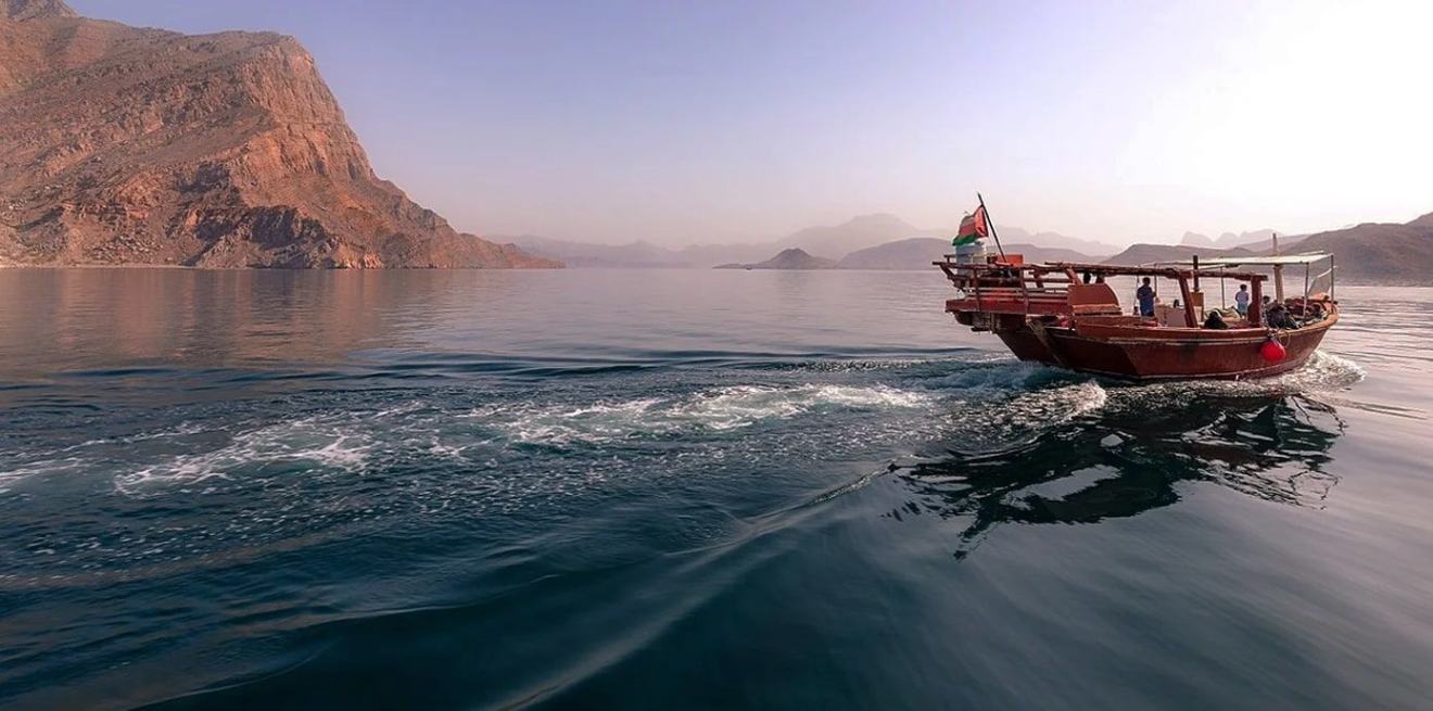 Cruising-on-Traditional-Omani-Dhow