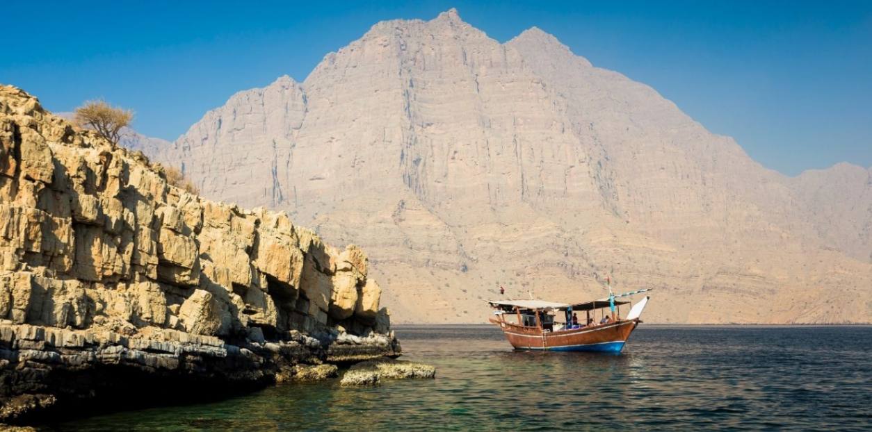 Cruising-on-Traditional-Omani-Dhow